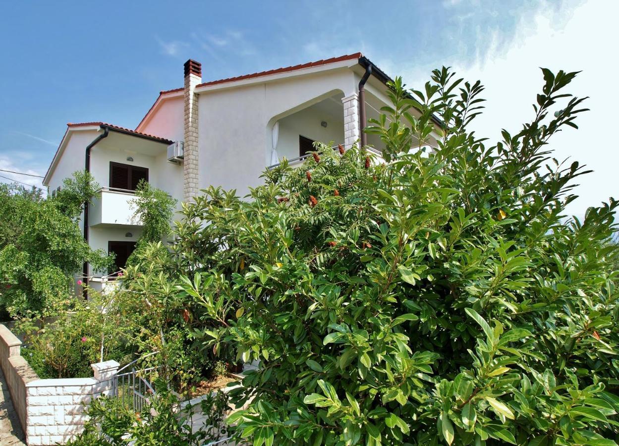 Apartments Eufemija Rab Town Bagian luar foto