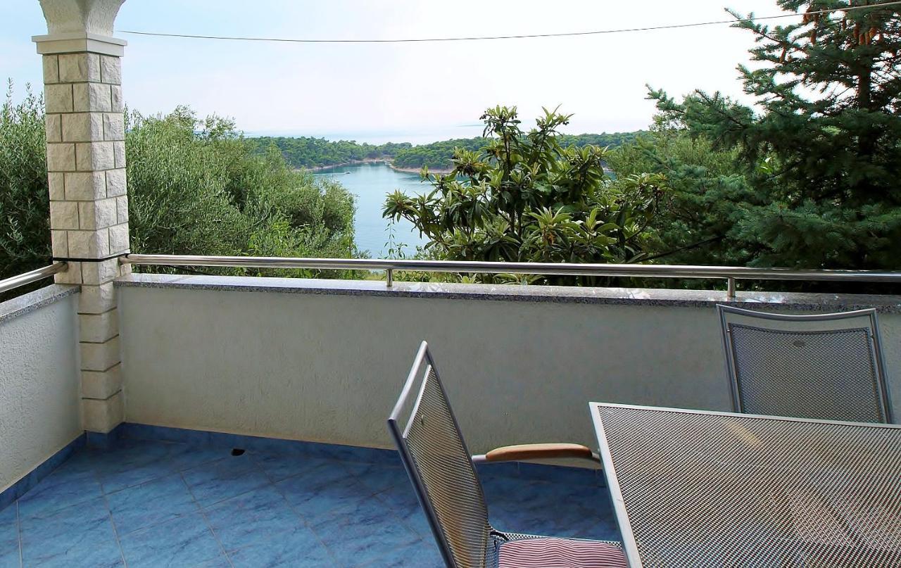 Apartments Eufemija Rab Town Bagian luar foto