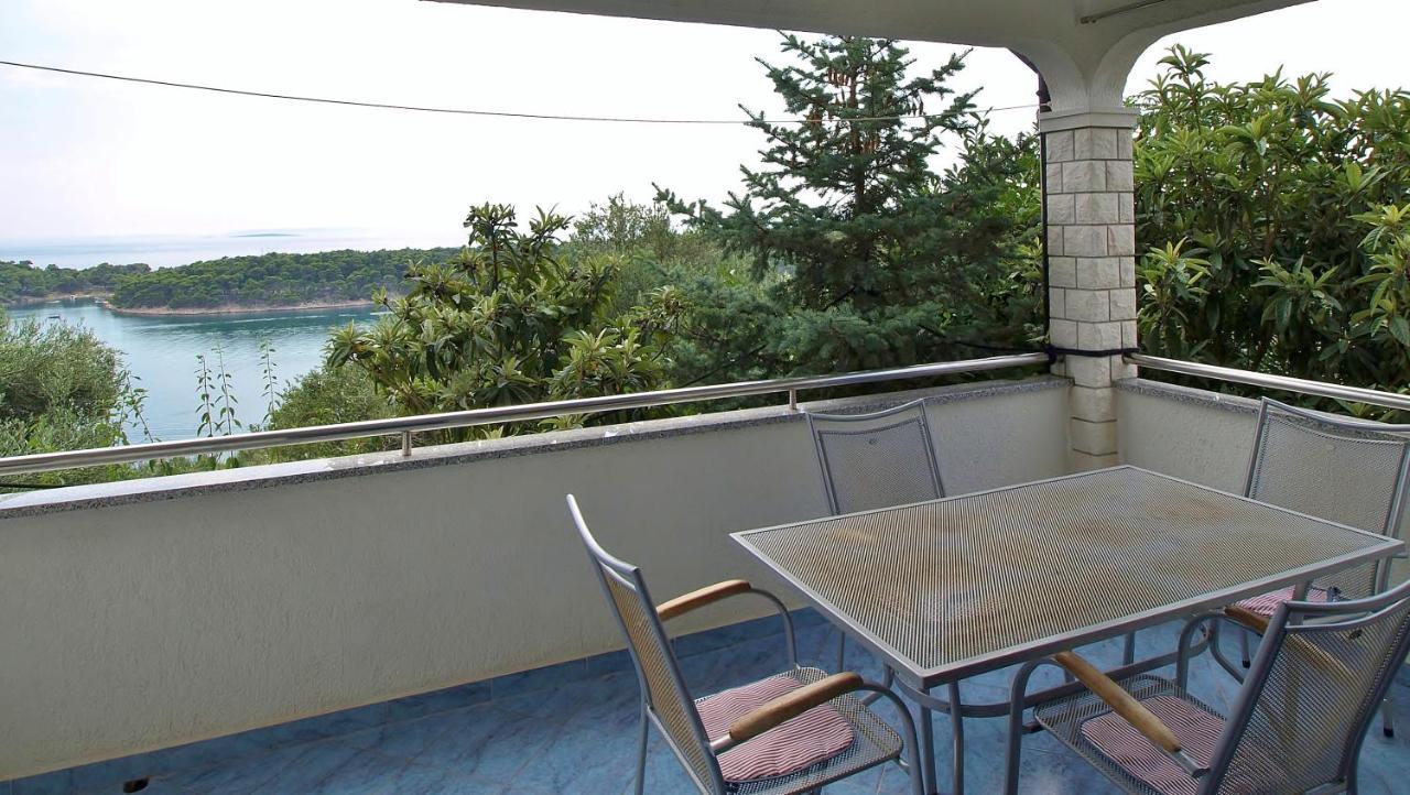 Apartments Eufemija Rab Town Bagian luar foto