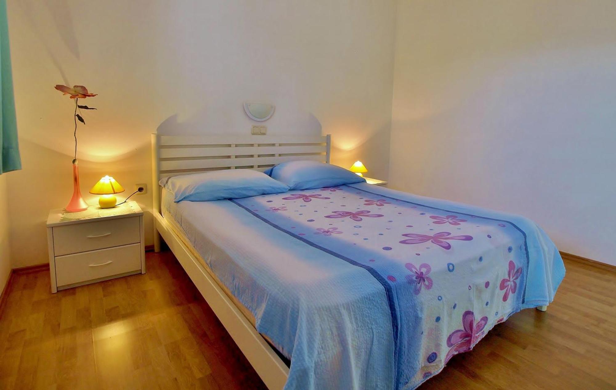 Apartments Eufemija Rab Town Bagian luar foto