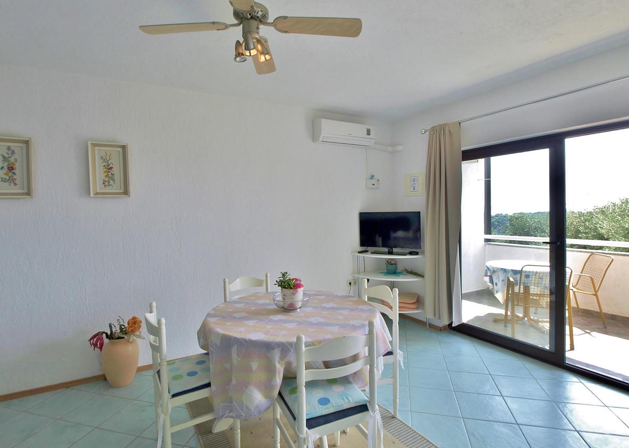 Apartments Eufemija Rab Town Bagian luar foto