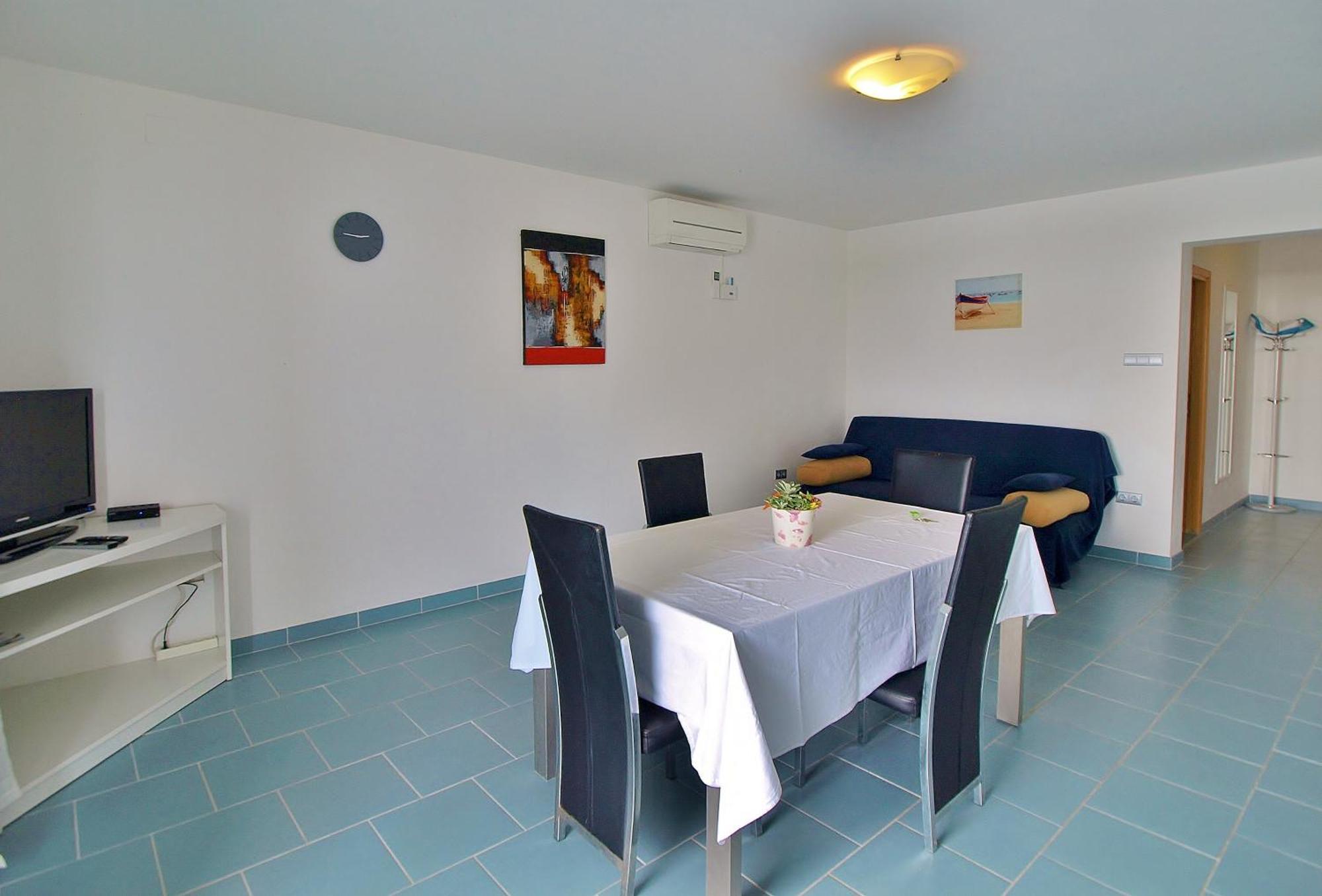 Apartments Eufemija Rab Town Bagian luar foto