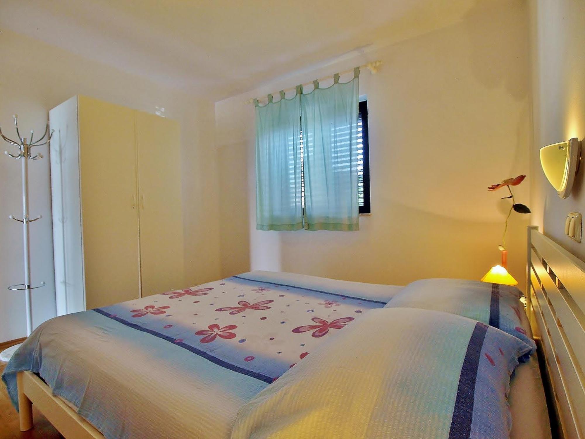 Apartments Eufemija Rab Town Bagian luar foto